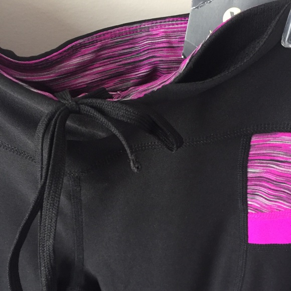 NWT Xersion capris - Picture 4 of 4